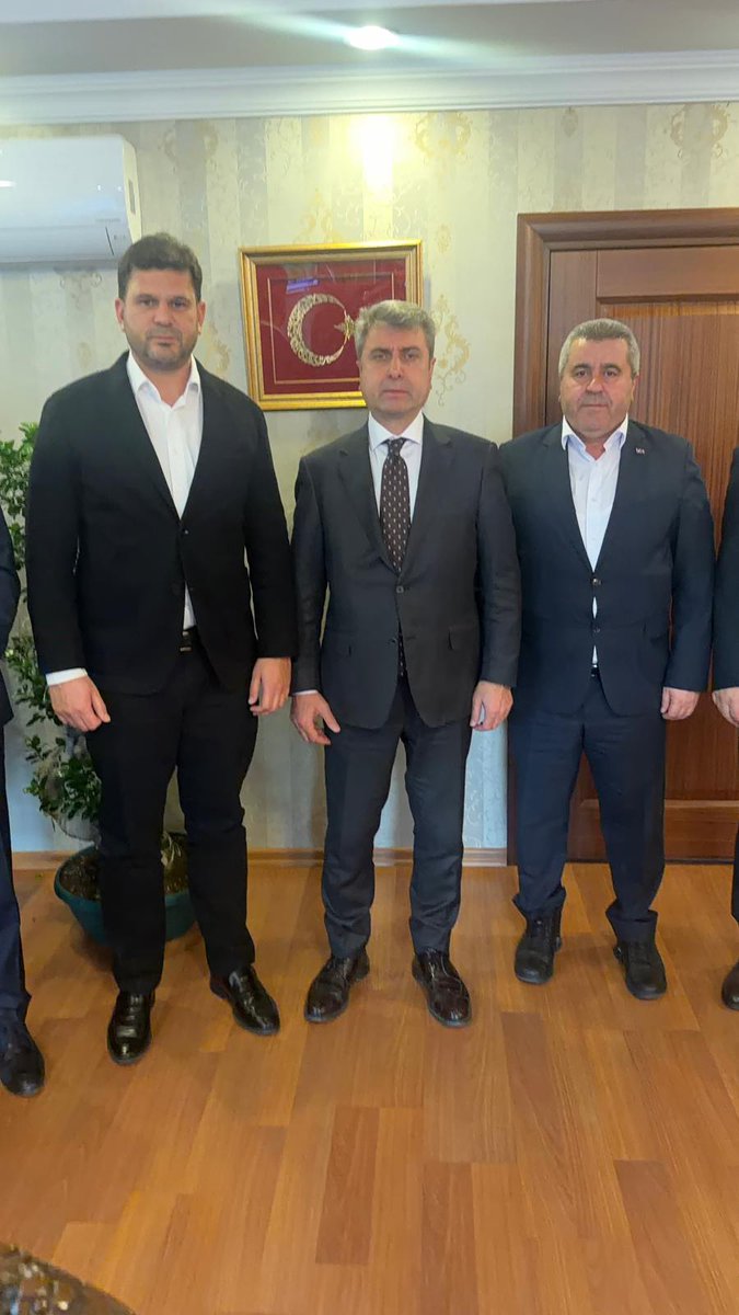 SENDİKAMIZDAN TÜHİS GENEL SEKRETERİ MEHMET BAŞ’A HAYIRLI OLSUN ZIYARETİ

Sendikamız, Türk Ağır Sanayi ve Hizmet Sektörü Kamu İşverenleri Sendikası (TÜHİS) Genel Sekreterliği görevine seçilen Dr. Mehmet Baş’a tebrik ziyaretinde bulundu.

Ziyarete Sendikamızı temsilen; Genel Başkan