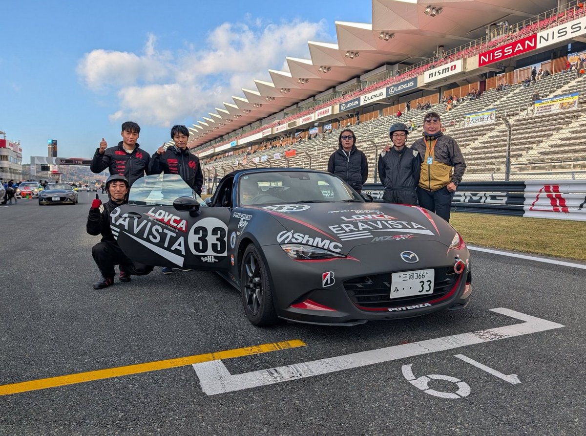 ttromori's tweet photo. 2026年のパーティレースの日程が発表されました！
ので、一緒に戦ってくれるドライバーさんを募集いたします。

僕自身、パーティレースでの経験があったからこそ、スーパー耐久で戦って結果を残すことができたと思っています。
将来のステップアップを狙う方にも、純粋にレースを楽しみたい���にも、レースに集中できる「上達できる環境」をご用意しました。
まずはDMから、お気軽にご相談くださいね