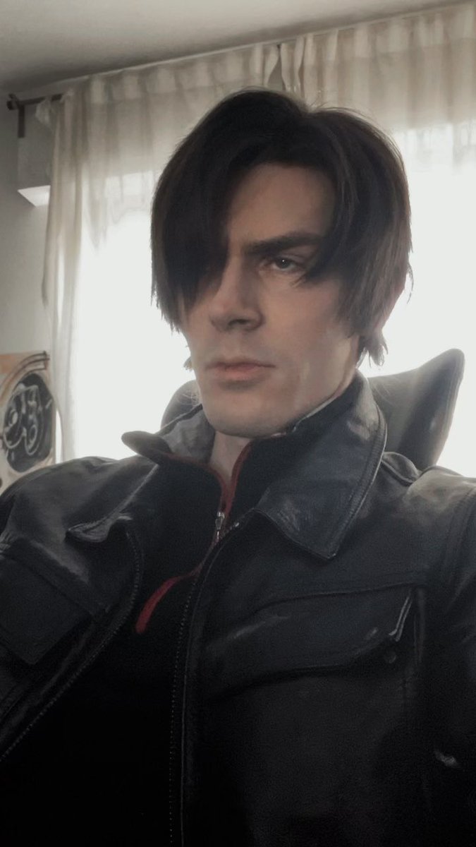 True_Maxissimo's tweet image. #LeonKennedy #ResidentEvil #ResidentEvil4Remake #ResidentEvil9 cosplays