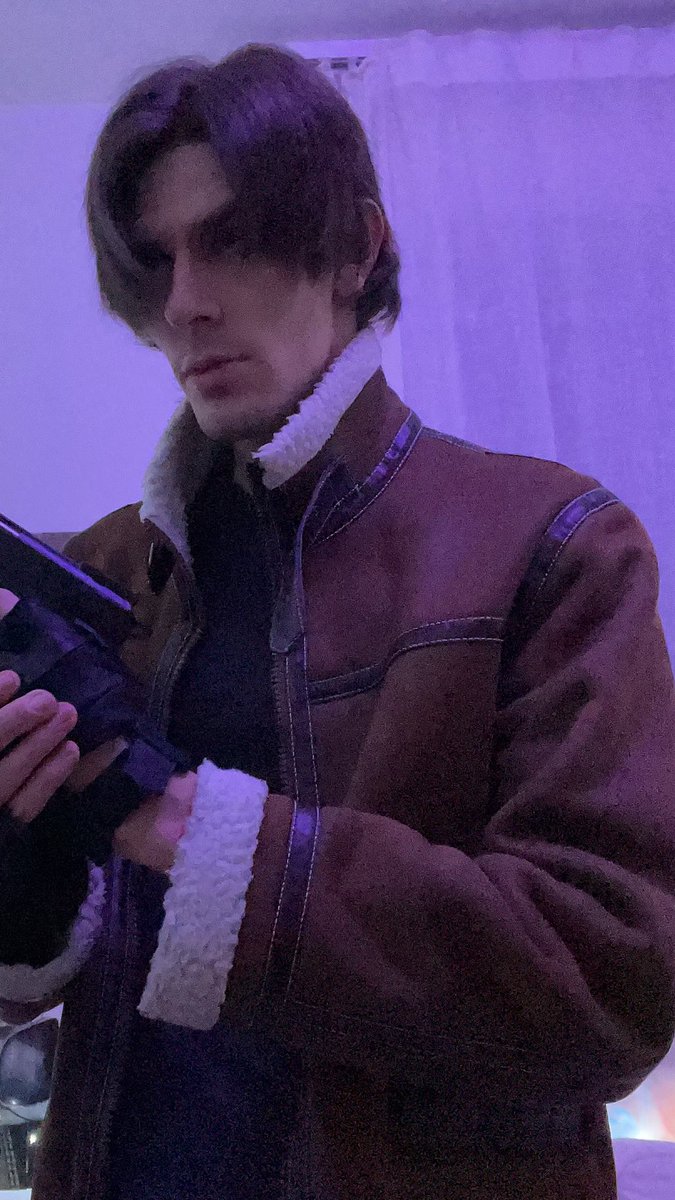 True_Maxissimo's tweet image. #LeonKennedy #ResidentEvil #ResidentEvil4Remake #ResidentEvil9 cosplays