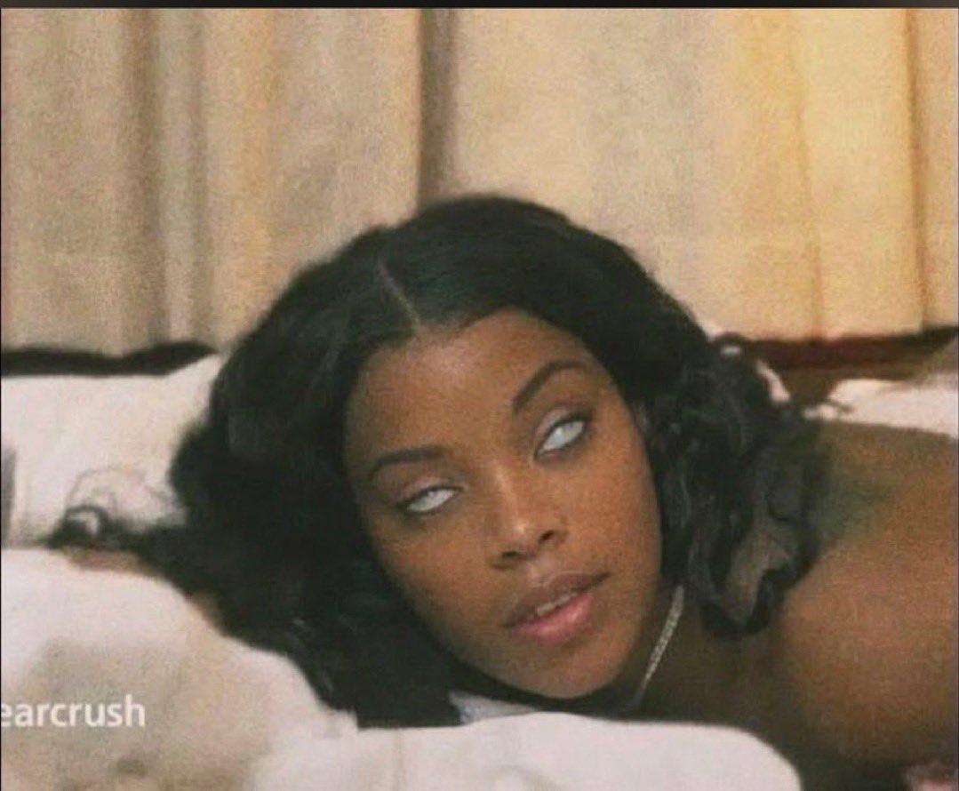 flor 𓆩♡𓆪 tweet media