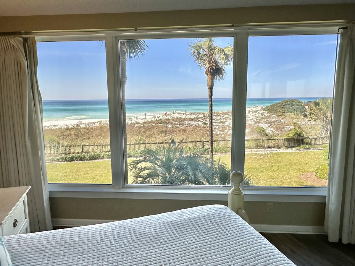 4216 Beachside Two – Your Front-Row Seat to the Gulf! 🌅

Say hello to the perfect beachfront escape at Sandestin Golf &amp; Beach Resort! This beautifully updated 1-bed, 1-bath condo gives you everything you need for a cozy coastal getaway!☀️🌴🎁❤️