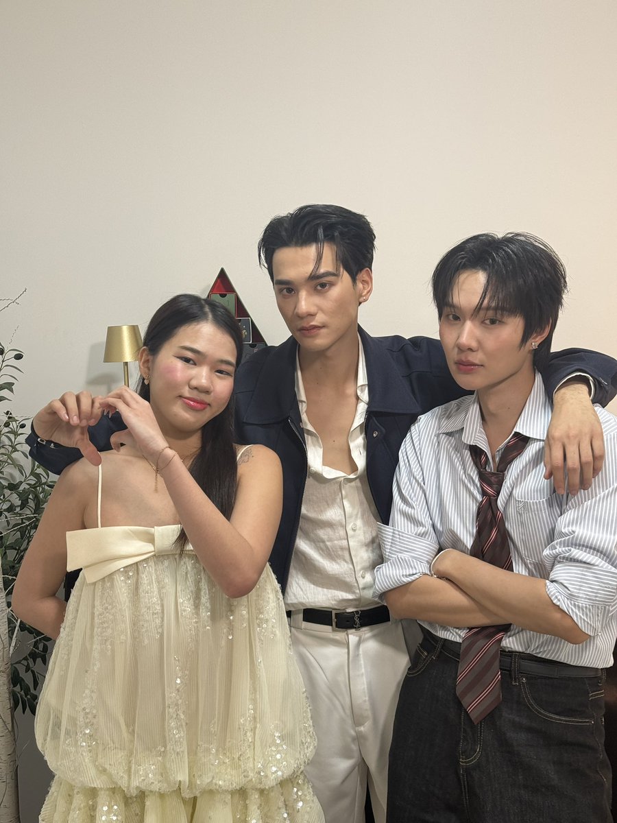 ขอ feedback <a href="/KOHIOKTH/">KOHIOK</a> 

จ่าย 20,000 25 คน

ประมาณ 500,000฿ แบรนด์เลือกที่จะใช้มือถือถ่ายแล้วรูปก็ตามนั้นอะค่ะใช้มือถือตัวเองยังดีกว่า
จ้างตากล้องมันแพงขนาดนั้นเลยหรอคะ
รู้สึกไม่แฟร์คุณเอาเปรียบผู้บริโภคเกินไปค่ะ
กล้องไลฟ์คุณยังมีและมันไม่ใช่หน้าที่ AR 

#KOHIOKxKengNamping