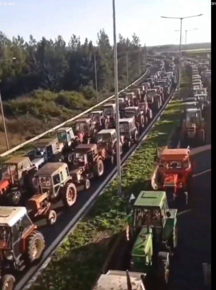 OpinieLeader2's tweet photo. That is the way to do it! #farmers_protest unit!
The only way to stop the evil #EU and local governments.
#boeren #boerenprotest @farmersdefence @FDF_Nederland @agractie @BoerenvanNL
Deel dit en steun onze boeren!
No farmers no food! Denk dáár eens over na! https://t.co/tLR8iZb2Y5