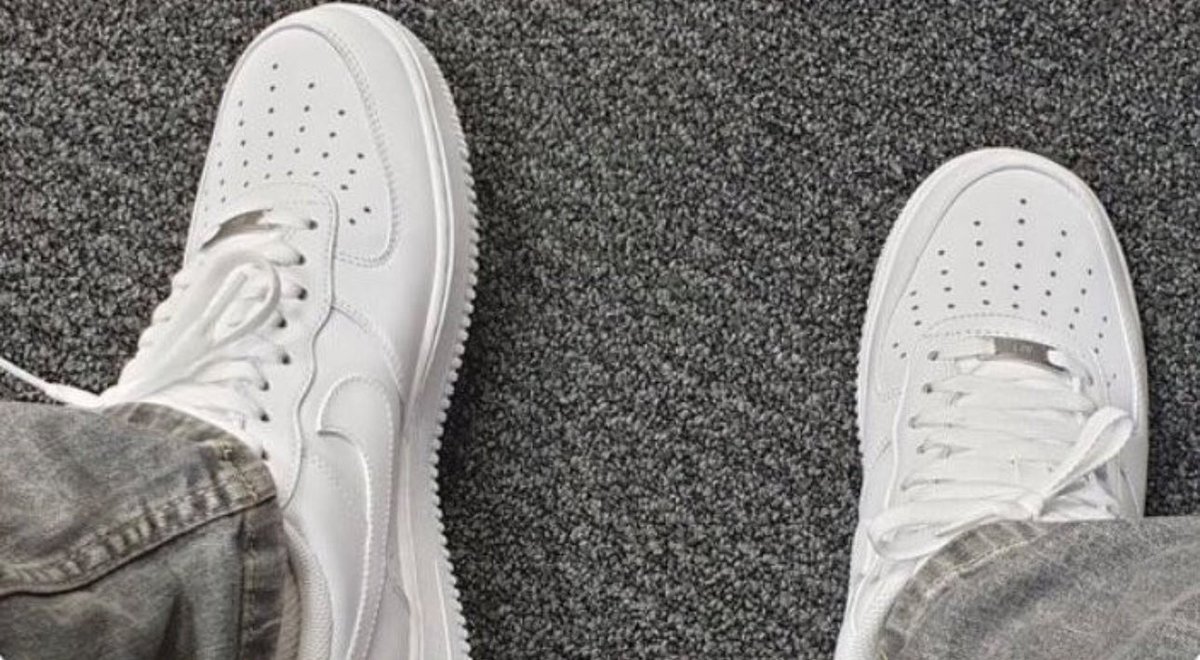 dakotadelaneyyy's tweet image. 1 year with no stains or creases