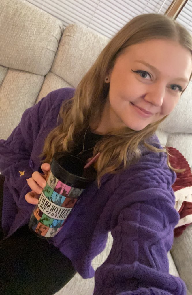 IDontReallyKara's tweet photo. @DisneyPlus @taylornation13 so thankful for this documentary 🥹🫶 thank you @DisneyPlus for helping us celebrate #TSTheEndOfAnEra 🧡✨ https://t.co/XlLrBxY4fb