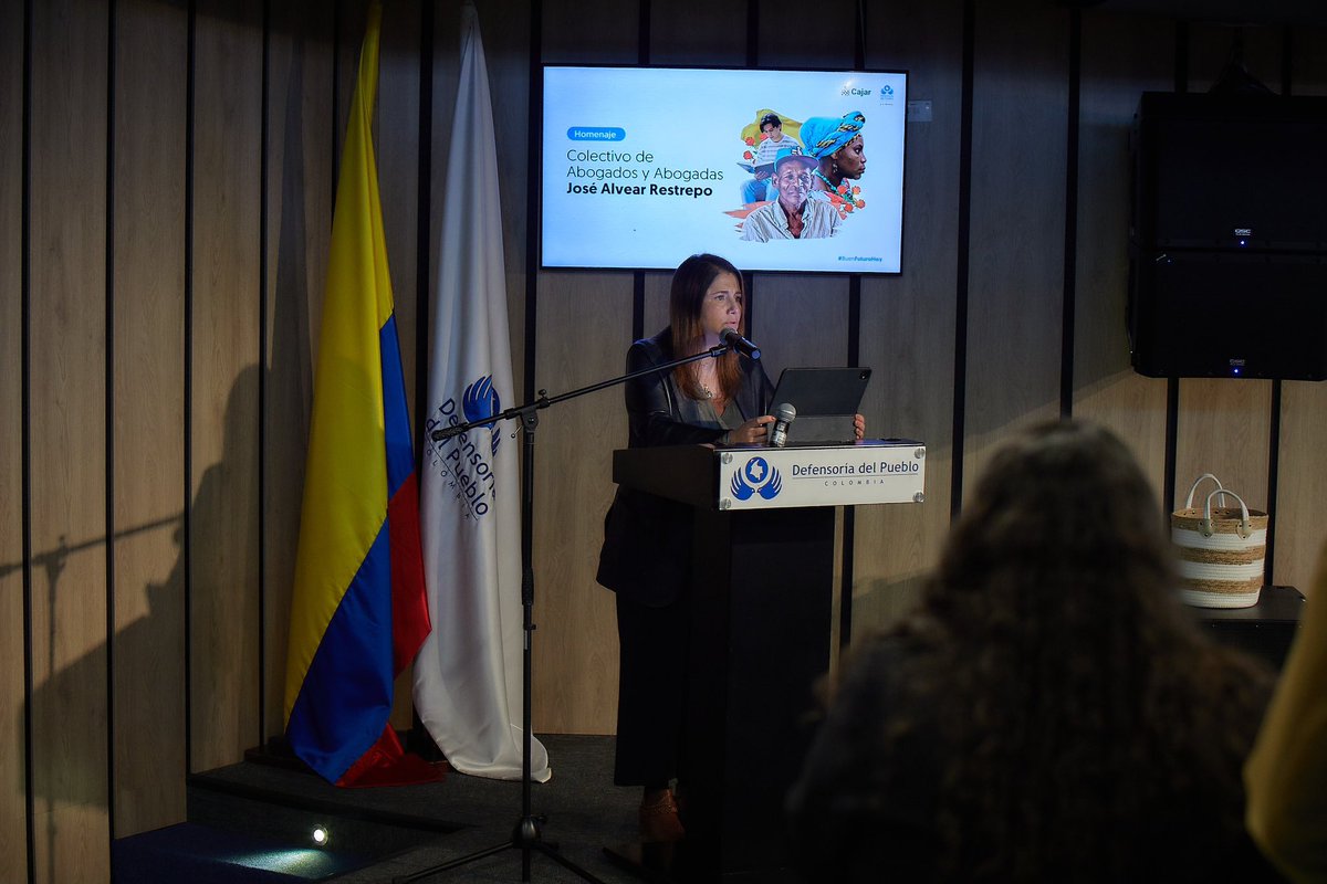 DefensoriaCol's tweet image. Desde la Defensoría del Pueblo rendimos homenaje al Colectivo de Abogados y Abogadas José Alvear Restrepo (@Ccajar), una organización emblemática en la defensa de los derechos humanos en Colombia. 

La Defensora del Pueblo, @MarnIris, señaló que es un honor profundo rendirles…