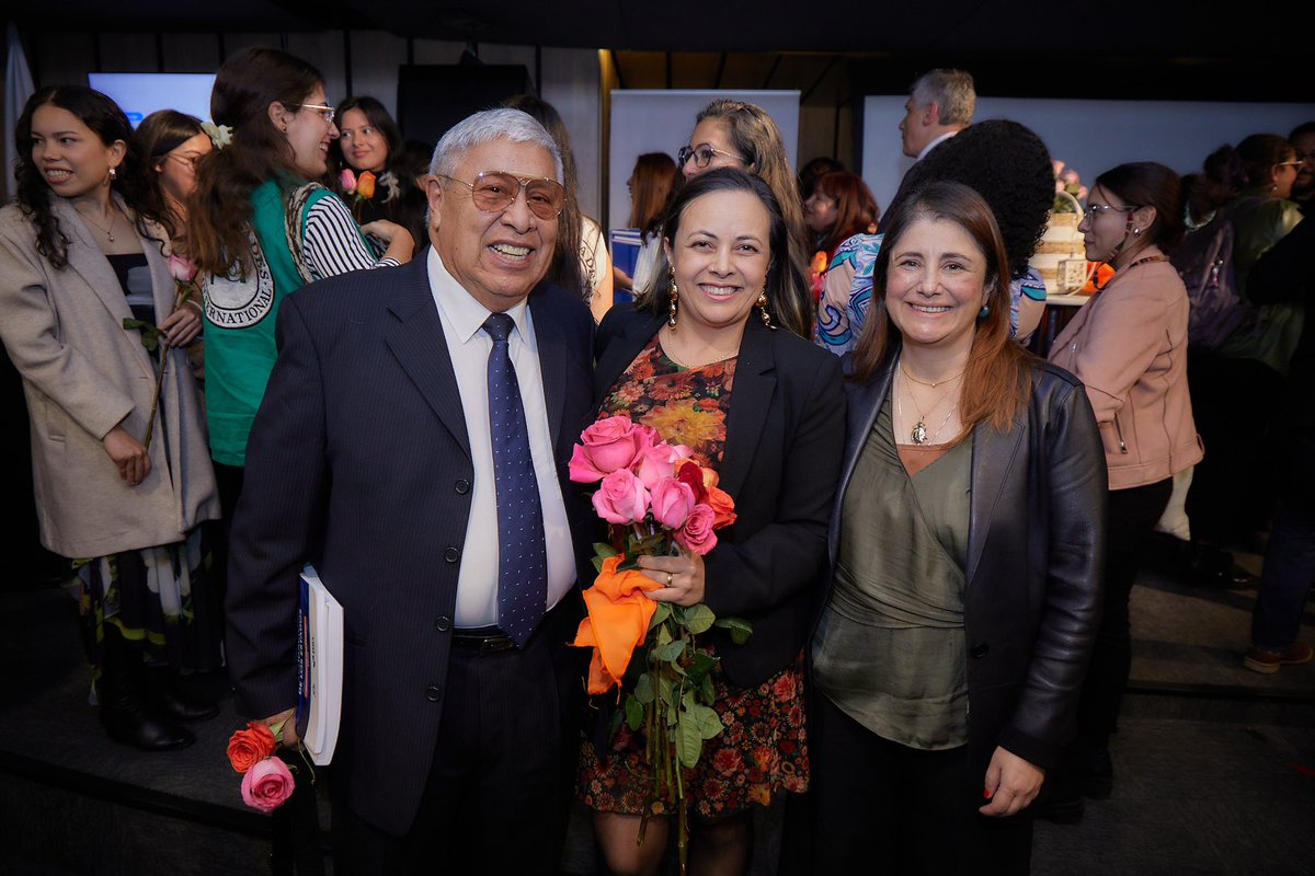 DefensoriaCol's tweet image. Desde la Defensoría del Pueblo rendimos homenaje al Colectivo de Abogados y Abogadas José Alvear Restrepo (@Ccajar), una organización emblemática en la defensa de los derechos humanos en Colombia. 

La Defensora del Pueblo, @MarnIris, señaló que es un honor profundo rendirles…