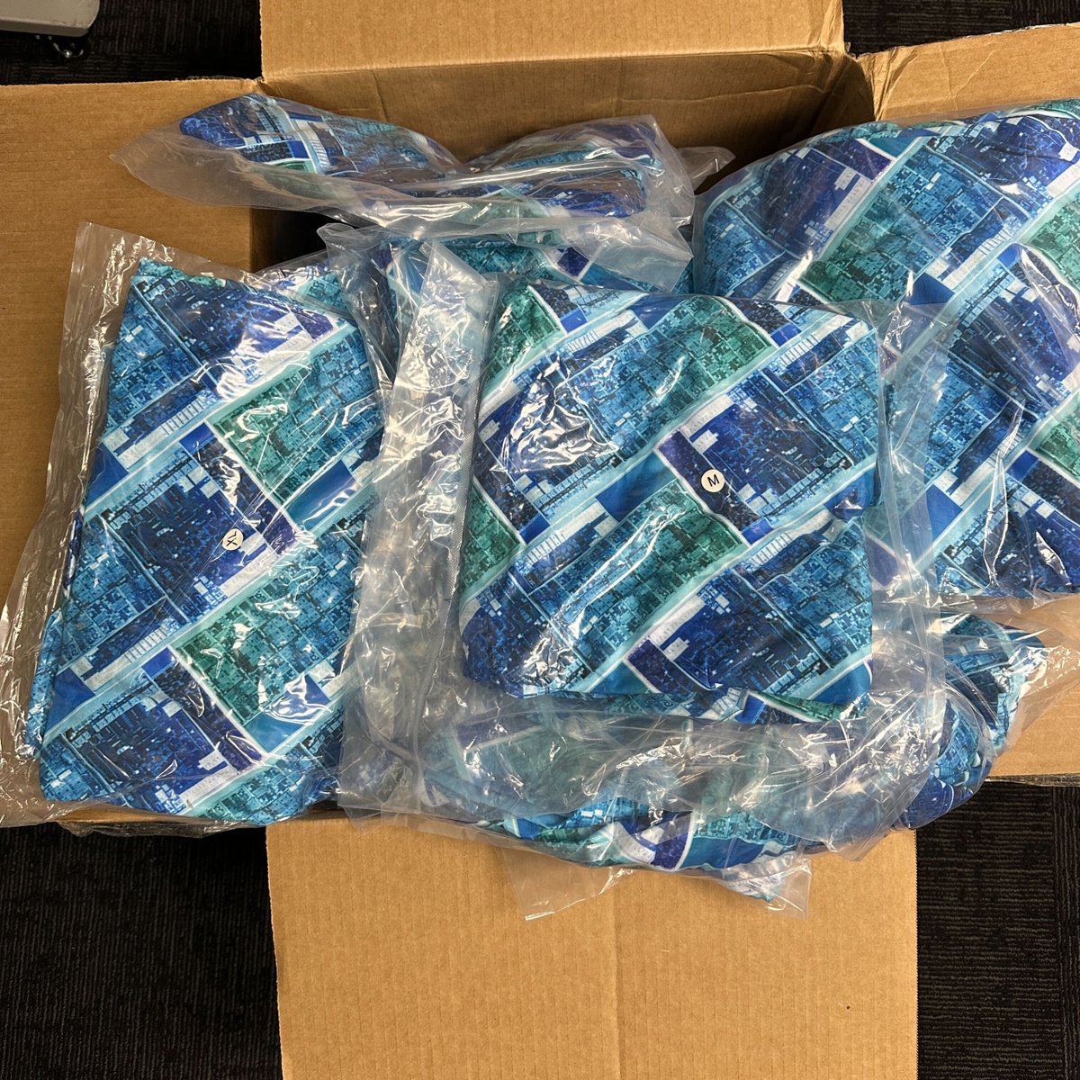 Anyone want a free <a href="/IntelGaming/">Intel Gaming</a> hoodie? 👀 

Retweet and comment below what your favorite Intel product is for a chance to win! 

(US Only)