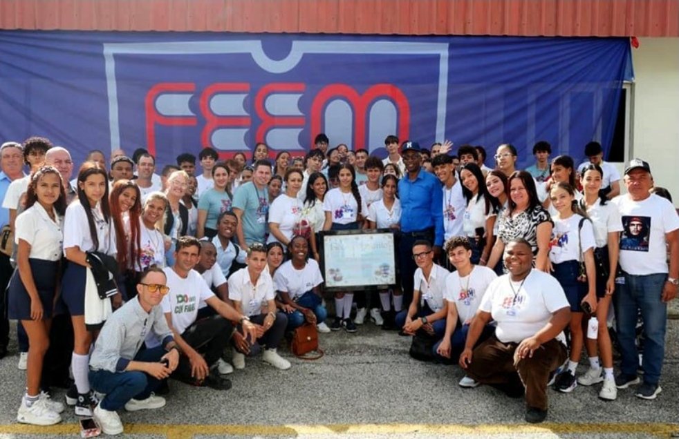 🌟 El Consejo Provincial de la Federación de Estudiantes de la Enseñanza Media (FEEM) de Holguín abordó el papel crucial de los escolares en el desarrollo territorial y social a través del aprendizaje y proyectos de activismo social. 📚🤝👇
acn.cu/cuba/abordan-e…