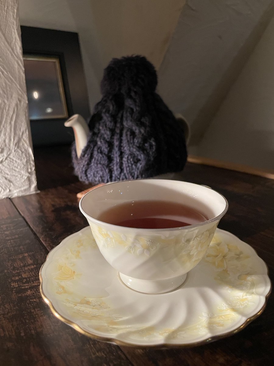 💭three(@cafe3_ ) 月に咲く 素敵な響きの紅茶をいただきました