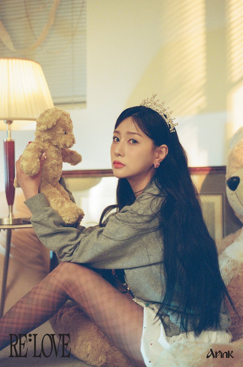 Apink_2011's tweet image. Apink 11th Mini Album [RE : LOVE]
CONCEPT PHOTO #1
MY VER

💞 2026.01.05 MON 6PM (KST)

#에이핑크 #Apink
#오하영 #하영 #HaYoung
#RE_LOVE #LoveMeMore