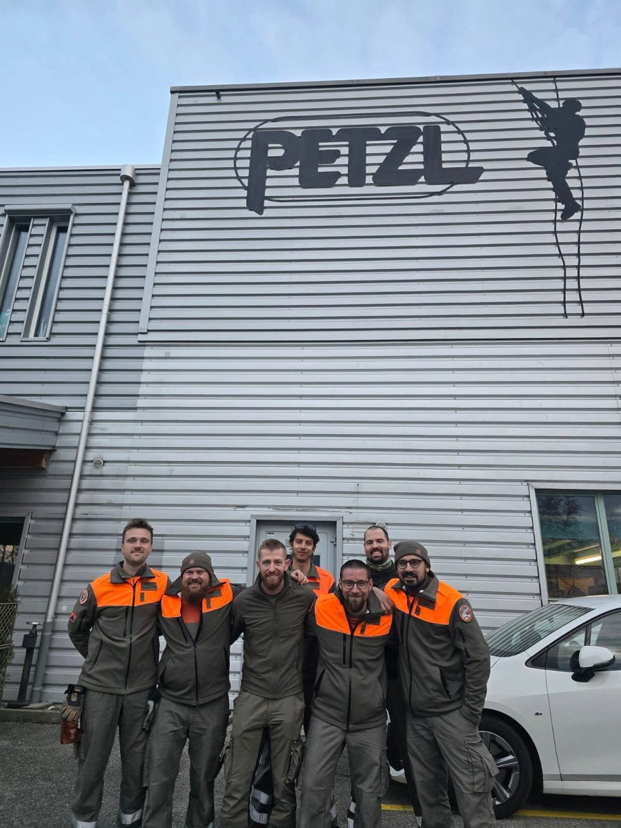 PCiVD's tweet image. 🧗🏼‍♂️Une belle manière de terminer l'année pour ces spécialistes professionnels et de milice qui ont réussi la certification I.T.R.A niveau 2.

Félicitations à eux! Leurs compétences et leur motivation sont essentielles aux missions de sauvetage de la Protection civile vaudoise🔸