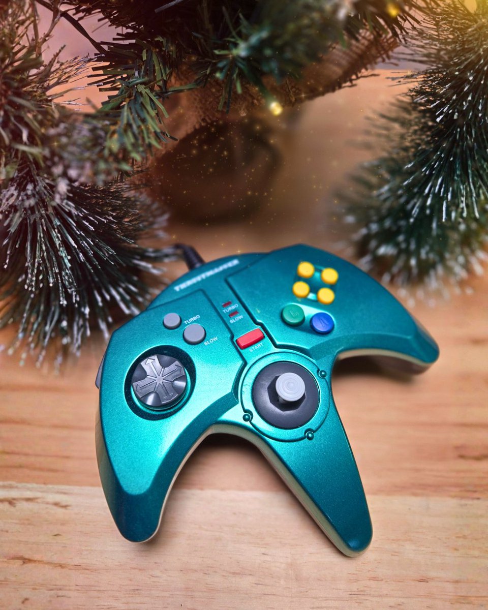 TMThrustmaster's tweet image. #ThrowbackThursday
Either it is a controller, a flight stick or a steering wheel, what is your first Thrustmaster product? 
Featuring the Thrustmaster Stingray for Nintendo 64 (that's how old we are!) 🎮