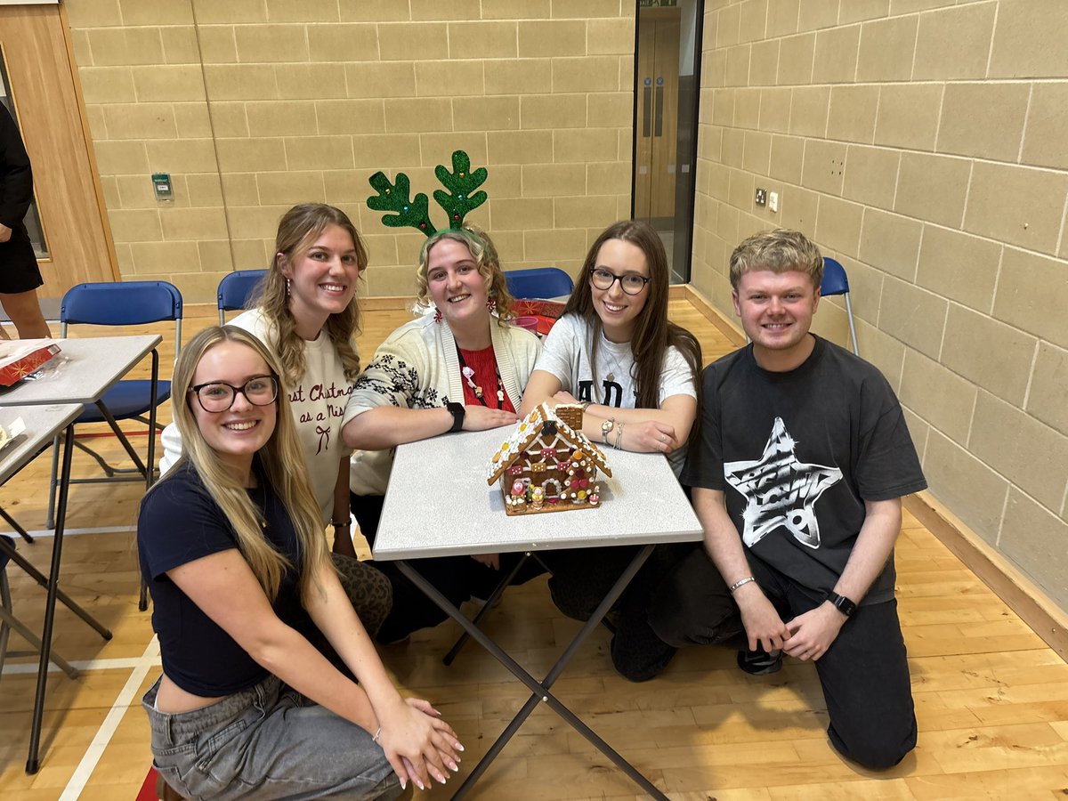 CurranHouseCVHS tweet media