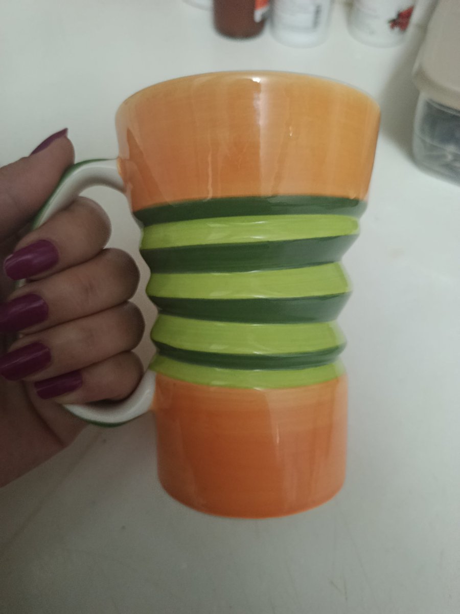 Depremde mutfağımdan sağlam çıkan tek eşya ☹️ bugün bir arkadaşım kaldır at saklama bunu dedi. Atmaya elim gider mi hiç.