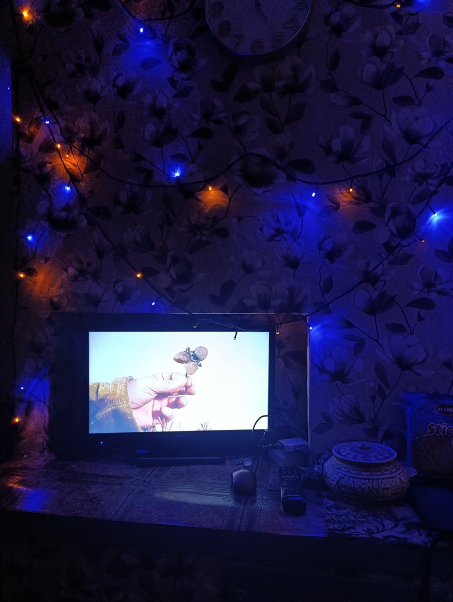 Давайте огоньки и добрая сказка, улучшайте моё настроение!