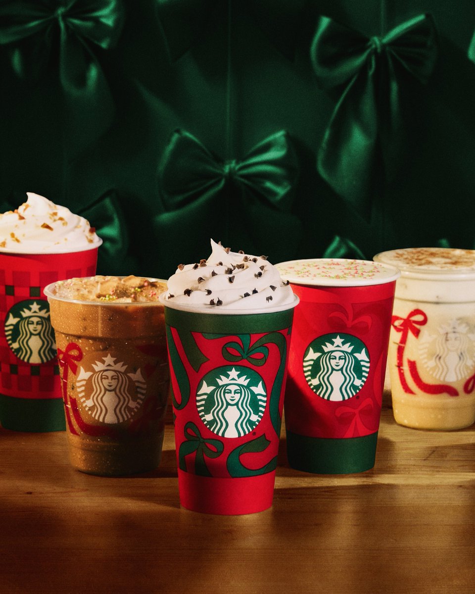 Block37Shops's tweet image. Take a break from work and holiday shopping and treat yourself to something sweet, like a Peppermint Mocha from @Starbucks!