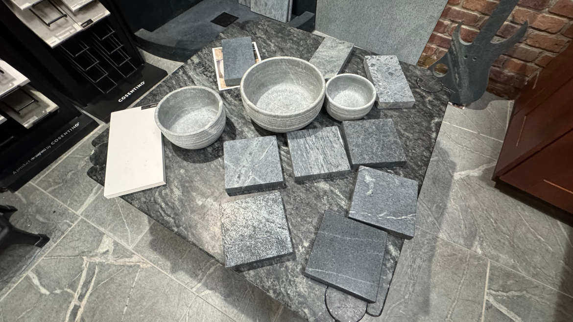 StoneWrld's tweet image. Thanks to Roger Teixeira of M.Teixeira.Soapstone and Angie Moster of The Stone Studio for sharing their expertise on soapstone! Check out their insights here: stoneworld.com/articles/95382…

#soapstone #countertops #nonporousstone #naturalstone