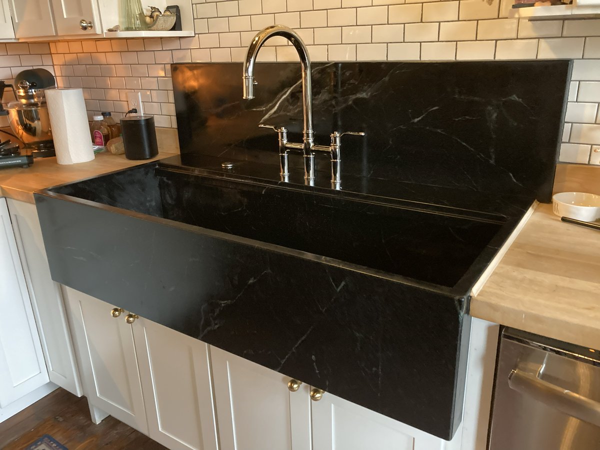 StoneWrld's tweet image. Thanks to Roger Teixeira of M.Teixeira.Soapstone and Angie Moster of The Stone Studio for sharing their expertise on soapstone! Check out their insights here: stoneworld.com/articles/95382…

#soapstone #countertops #nonporousstone #naturalstone