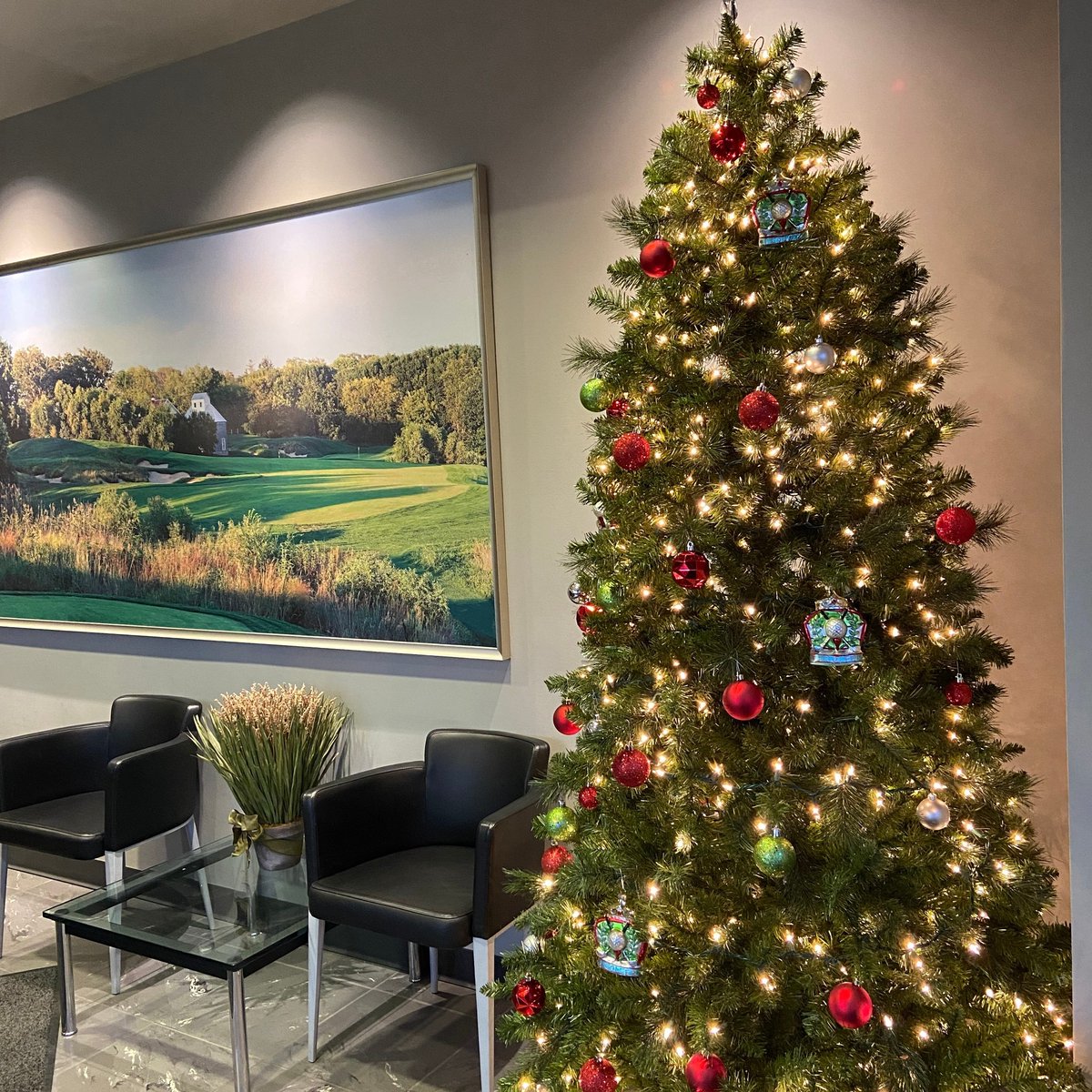 LandscapesGolf's tweet image. The lights are glowing and the spirit is bright at LGM! ✨
This season, we’re celebrating what matters most... our people, our partnerships, and the joy of taking care of each other.