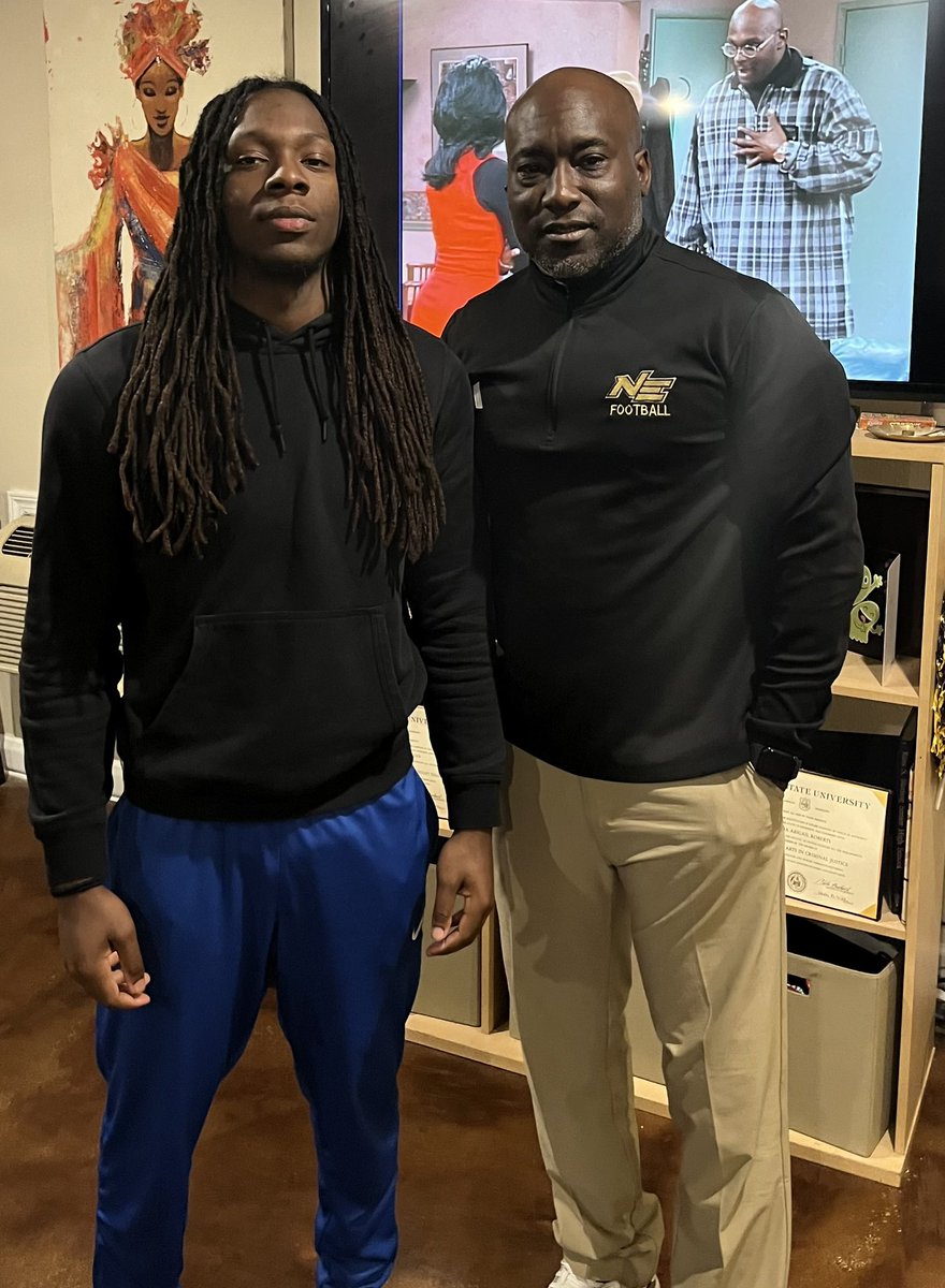 I want to thank Coach <a href="/CedShell/">Coach Cedric Shell</a> from <a href="/nemcc_football/">NEMCC TIGER FOOTBALL</a> for a great home visit with my family. I really enjoyed it and can’t wait to visit campus. 🙏🏾 <a href="/NEMCCTigers/">Northeast Tigers</a> <a href="/Gulfport_FB/">Gulfport Football</a> <a href="/CoachHallSr2/">Jamal Hall Sr.</a> <a href="/coachzachgreen/">Zach Green</a> <a href="/coach_pennock/">Blake Pennock</a>