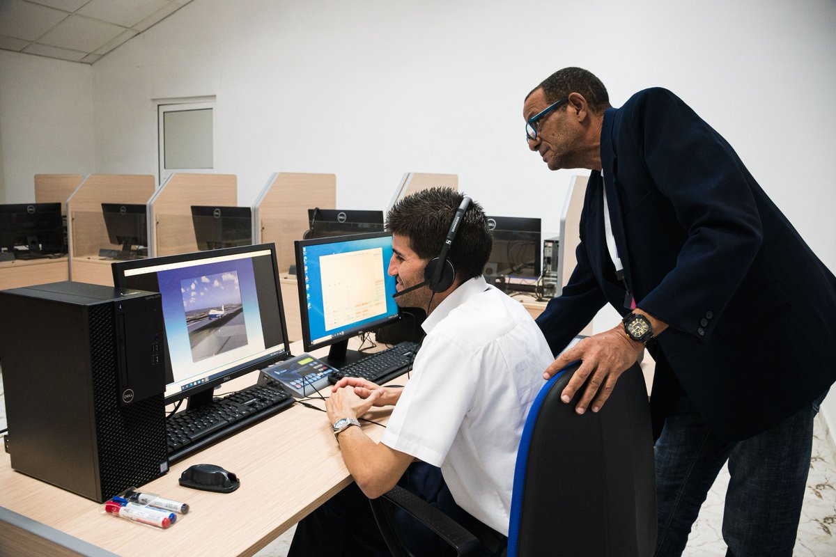 ECNA_S_A's tweet image. Tercera entrega - educadores @ECNA_S_A 

DrC. Carlos Larrinaga: 50 años enseñando inglés aeronáutico.

Prepara controladores aéreos para certificaciones internacionales. Su labor abre puertas al mundo y garantiza comunicaciones seguras.

#ECNA #Inglés #EducaciónAeronáutica