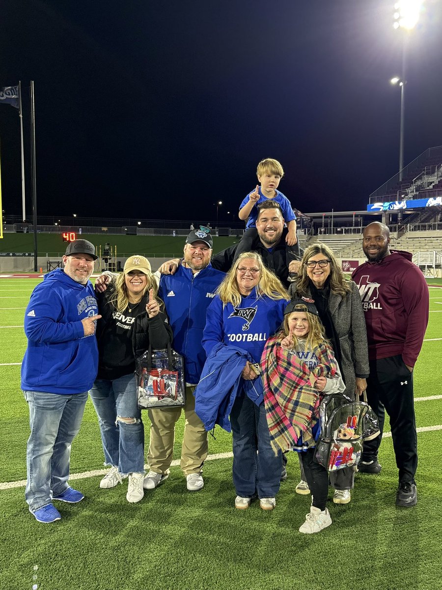 Aaron Terry tweet media