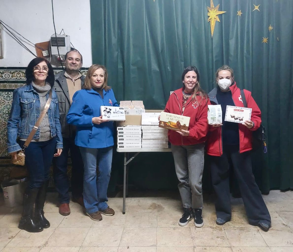 OBRA SOCIAL|

En la tarde de ayer hicimos entrega a la Asamblea Comarcal de Cruz Roja de un amplia cantidad de productos navideños variados que ya han comenzado a distribuirse entre numerosas familias.

#CofradíasVM #CofradíasMLG