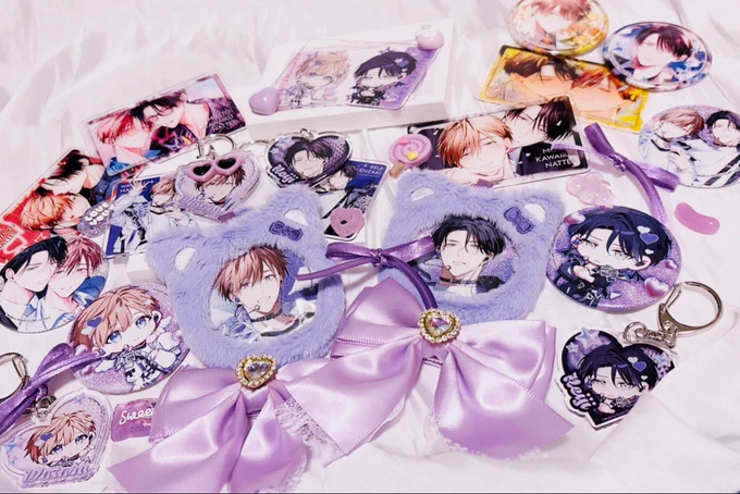 もっと可愛くなっていい×カラ鉄さんコラボ ✧・゜: グッズ紹介 :・゜✧ ・アクスタ ・ルームキー風カード ・箔押しポストカード ・グリッター缶バッジ ・ストローチャーム ・アクリルカード 12 / 19 (Fri) ～よろしくお願いします 通販 2026 / 01 / 30 (Fri) 〜 02 / 15 (Sun)
