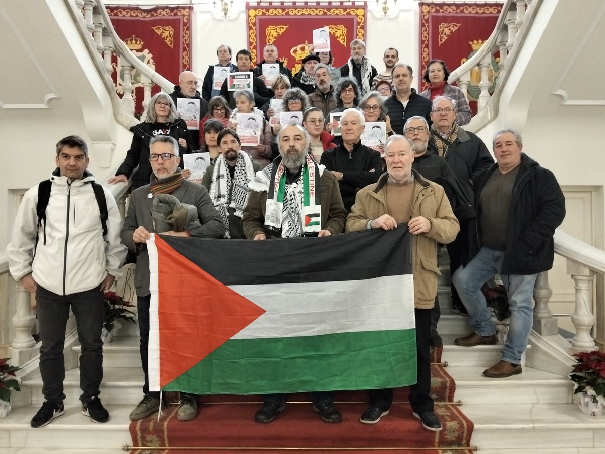 O domingo 21 de decembro unha mobilización percorrerá as rúas de #Ferrol contra o xenocidio do pobo Palestino e cos ollos postos en Gaza. Nós arroupamos esta iniciativa.  🇵🇸. #GalizaConPalestina