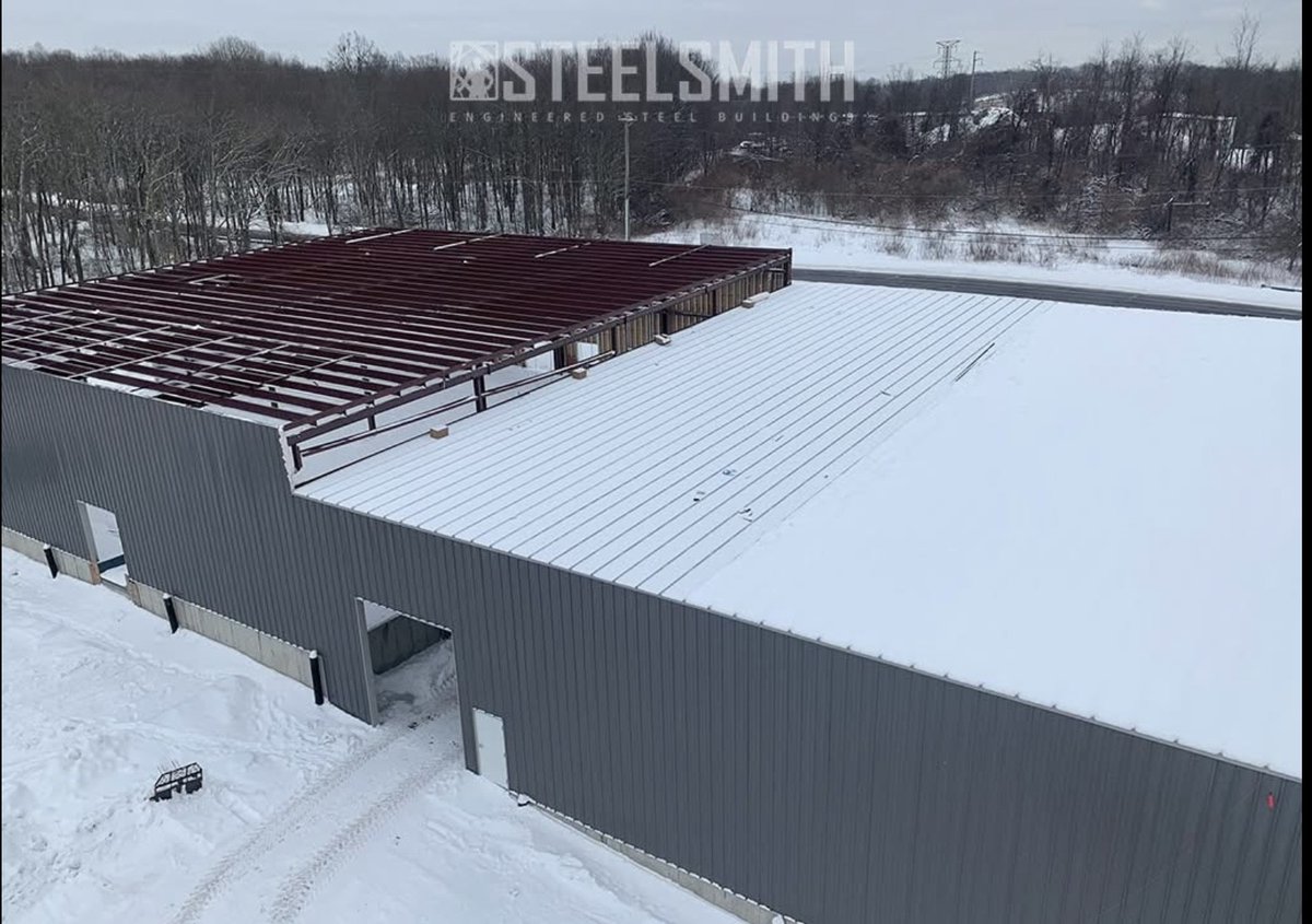 #ThrowbackThursday ❄️

Snowy days, and 30,000 sq/ft of #flexspace for a repeat customer.  

#ohwhatfun
#winterwonderland