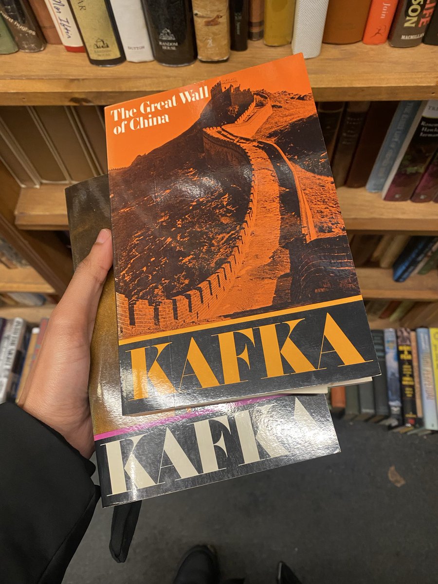 SheHuman_'s tweet image. She reads Kafka! 📚 She reads to escape from reality! 📚