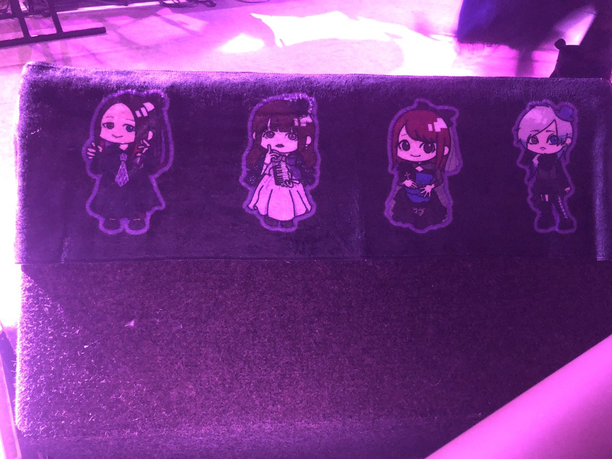 kaye_24_'s tweet photo. 今日はここっ！
キエちゃんのお誕生日イベント🎂
MelanblooM、ゲストにまりあちゃん、ZipRipFuzZでの幸せなイベントでした(*´˘`*)♡
新曲も披露✨️

また後日たくさん書く(・ω・)φ
#MelanblooM
#ZipRipFuzZ
#夜桜真里亜 https://t.co/FQ6OW8IaVS