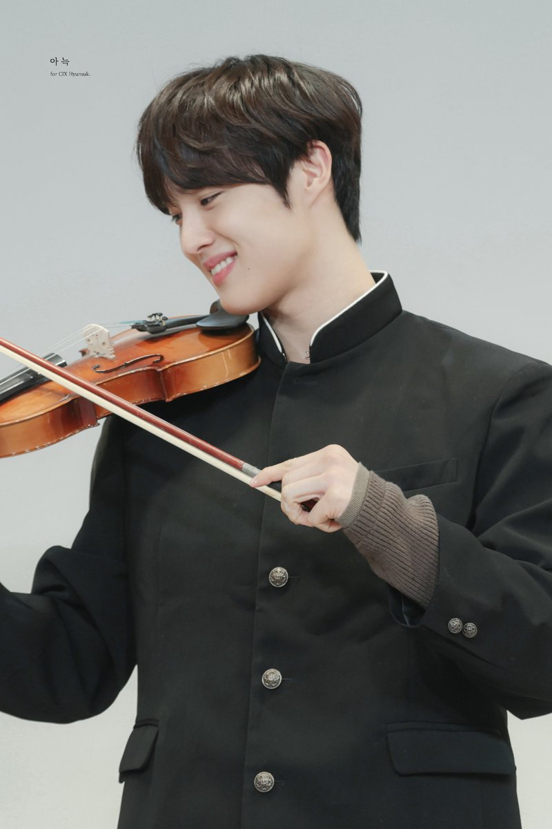 MaybeBlue908's tweet photo. 251127
🐰🎻

#CIX #씨아이엑스 #HYUNSUK #윤현석 #현석 
@CIX_Official https://t.co/HcSDkVqbAv