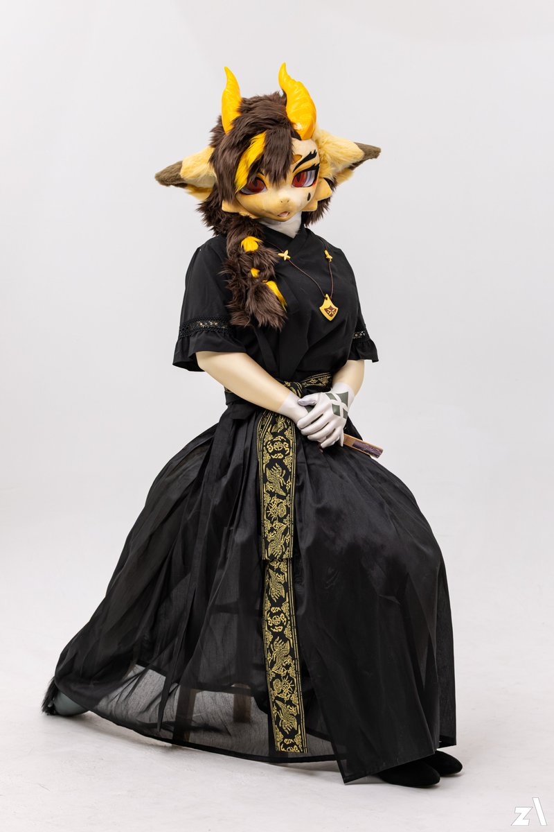 Seol_Yeon_Hwa's tweet image. #FursuitFriday #Yeon_hwa 
반가워. 오늘부터 이 계정으로 활동하게 된 연화야. 어쩌다 보니 같은 집 식구들 중 가장 늦었네. 나는 내가 란보다 늦게 나올 줄 몰랐지.
아무튼 뭐, 앞으로도 잘 부탁해.