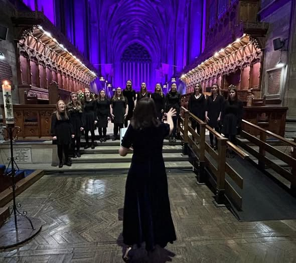 SAMusicService's tweet photo. 📷 What a privilege it was for our South Ayrshire Chamber Singers to perform at the Royal Foundation of the Prince and Princess of Wales Carol Service in Paisley Abbey. It was a special occasion and our singers performance matched the stunning location! 
@southayrshire https://t.co/9qDxZ9RdTE