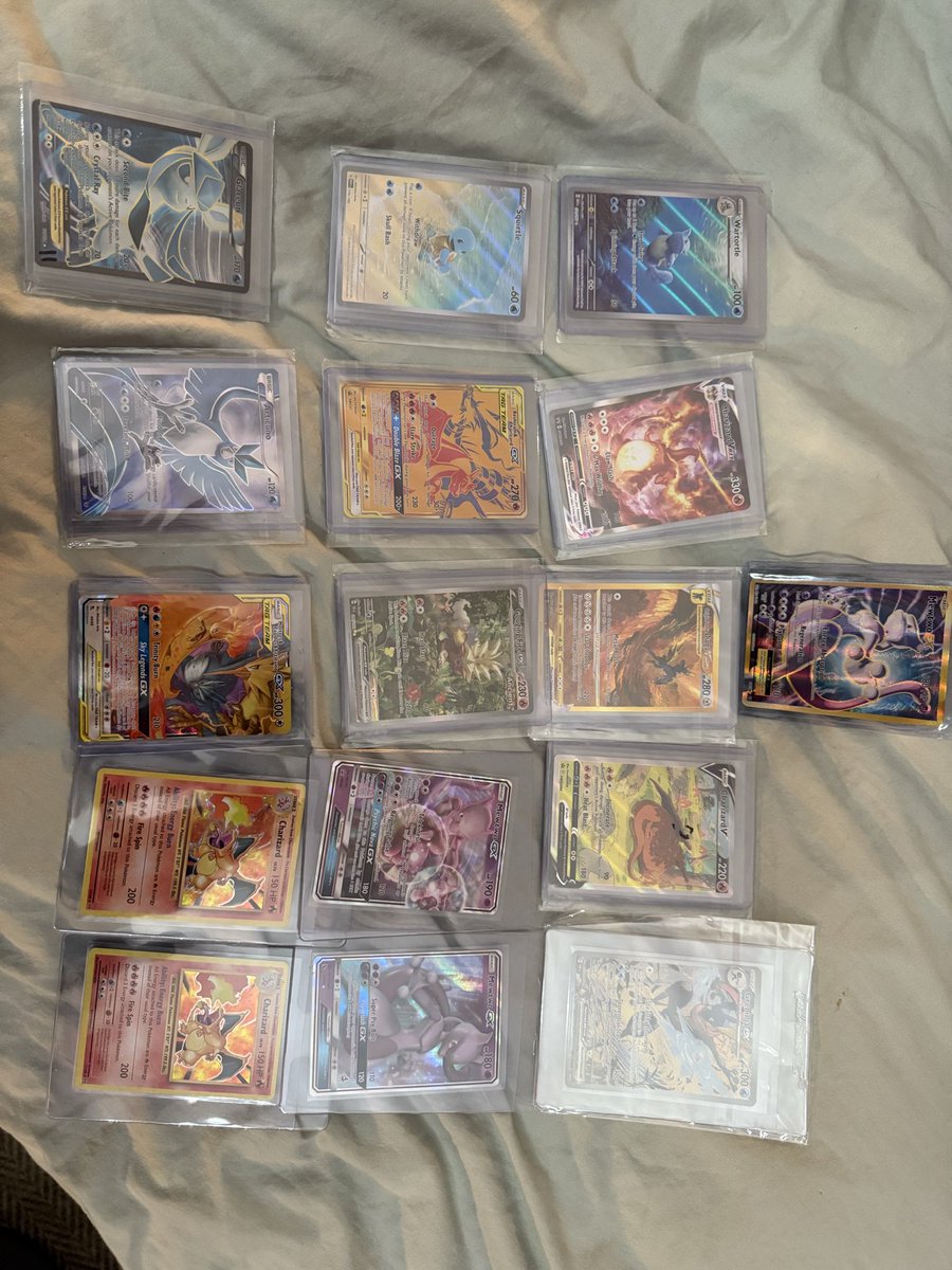 SNS_CC's tweet photo. @cardboardbst Pokémon promo and single lot
$400 shipped, way under market! https://t.co/0VgZmer34D
