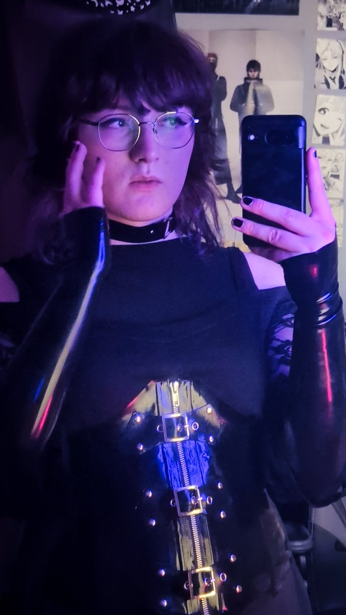 aupawra's tweet photo. Want to get into latex fashion? ✨
Here's a thread on how to get started!🖤🧵 https://t.co/O8iWRzYid9