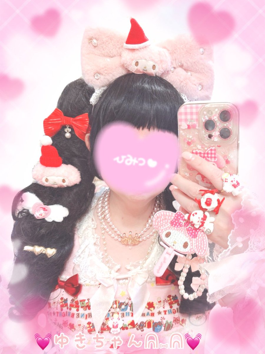 Baby Styleさんのパールチャームつきおりぼん🎀ツインテヘアクリップ、サンタ&amp;エンジェルマイメロちゃんヘアクリップ、ダイソーのツインハート💓ヘアクリップ、BABYのローズ🌹リボン🎀ティアラ👑ネックレスピンクゴールド、Christmas Angelくみゃちゃんネックレスうさくみゃちゃんつけたよ💕
