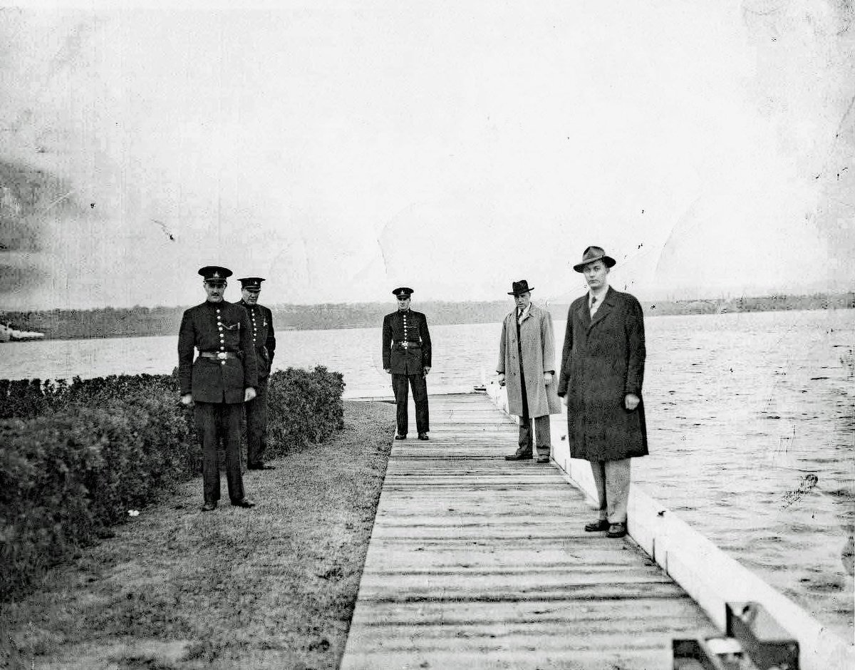 HPS_Museum's tweet photo. Ca 1940’s Investigation at the Royal Hamilton Yacht Club. #HPSArchives #PoliceHistory #HamOnt #HamOntHistory #HPSHistory #HPSMuseum https://t.co/vPBd1jDbhB