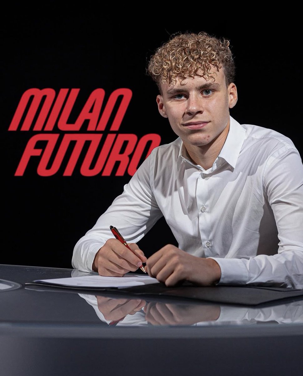 Zlatans yngsta son, Vincent Ibrahimovic, har skrivit på sitt första proffskontrakt med AC Milan!