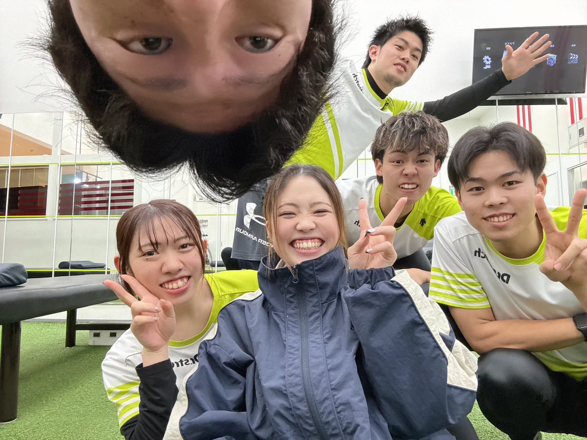 nao_kurata's tweet photo. お疲れ様です✨

みきさんアリオ八尾出勤日🥰🥰

こんな人になりたい！！！って思った人が
近くにいてくださって、ほんとに幸せ☺️

お客様にも似てるって仰ってもらい、
自分の進み方は間違ってなかったんだなぁ
と思えた1日でした🤭✨✨

これからもよろしくです！！😆😆😆 https://t.co/Pi8qnYjfSF
