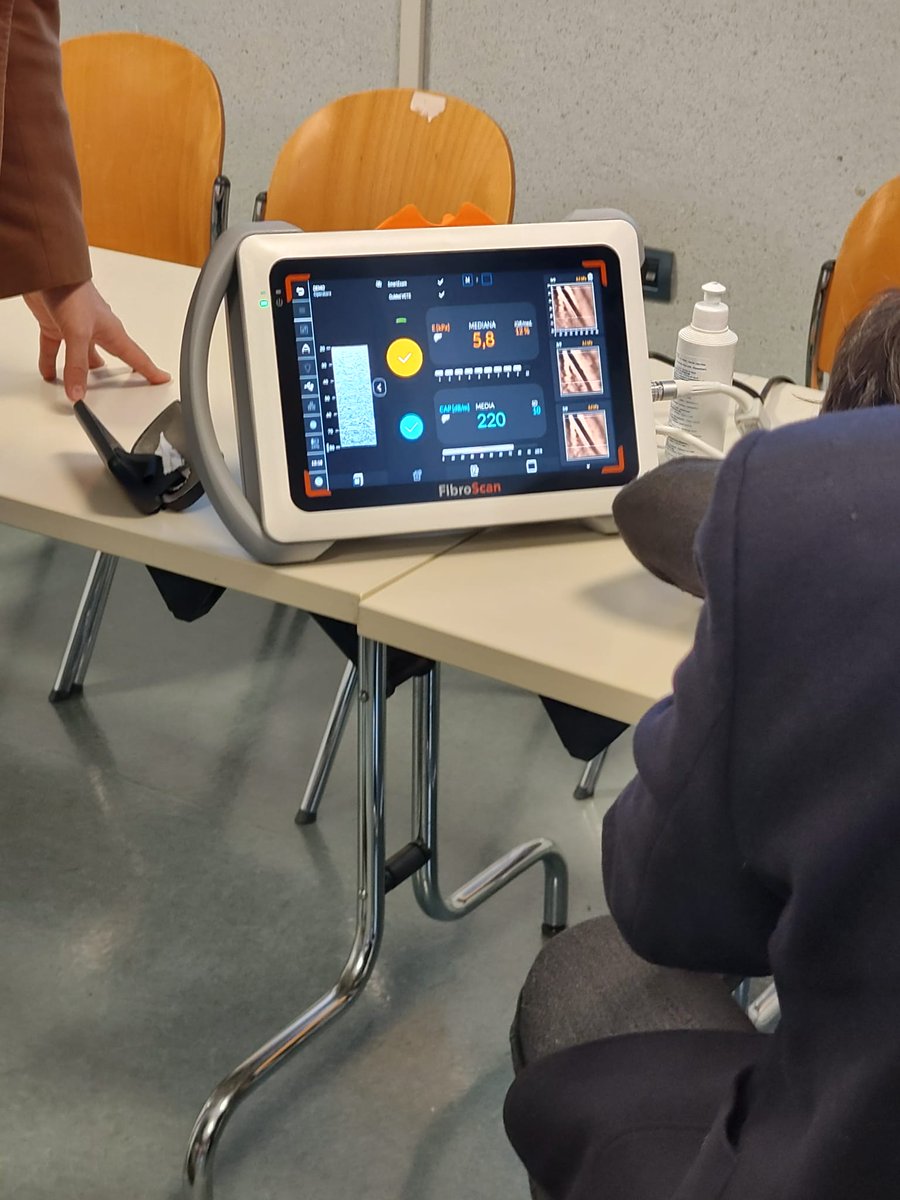 RegioneER's tweet photo. #Sanità. Al Policlinico di #Modena il prototipo di #Fibroscan più avanzato al mondo: diagnosi più precise e sempre meno invasive per prevenire e curare le malattie croniche del fegato. La #notizia 👉 https://t.co/9TYY4amWOs https://t.co/JEVOByaxtf