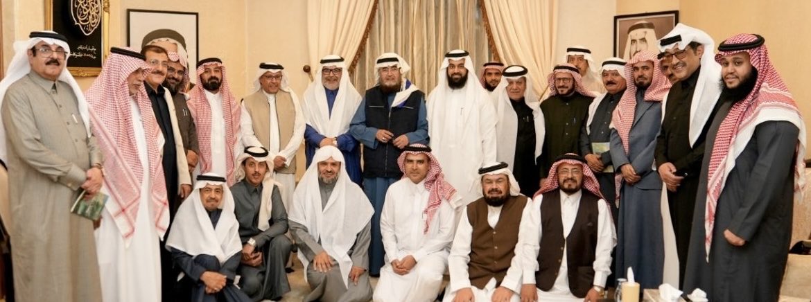 رابط الأمسية الثقافية بــ #ثلوثية_الحميد : (قراء في بعض المخطوطات العسيرية). 
بتاريخ ٢٧/ ٥/ ١٤٤٧هـ. 

youtu.be/M8JsZq4Pf-M?si…