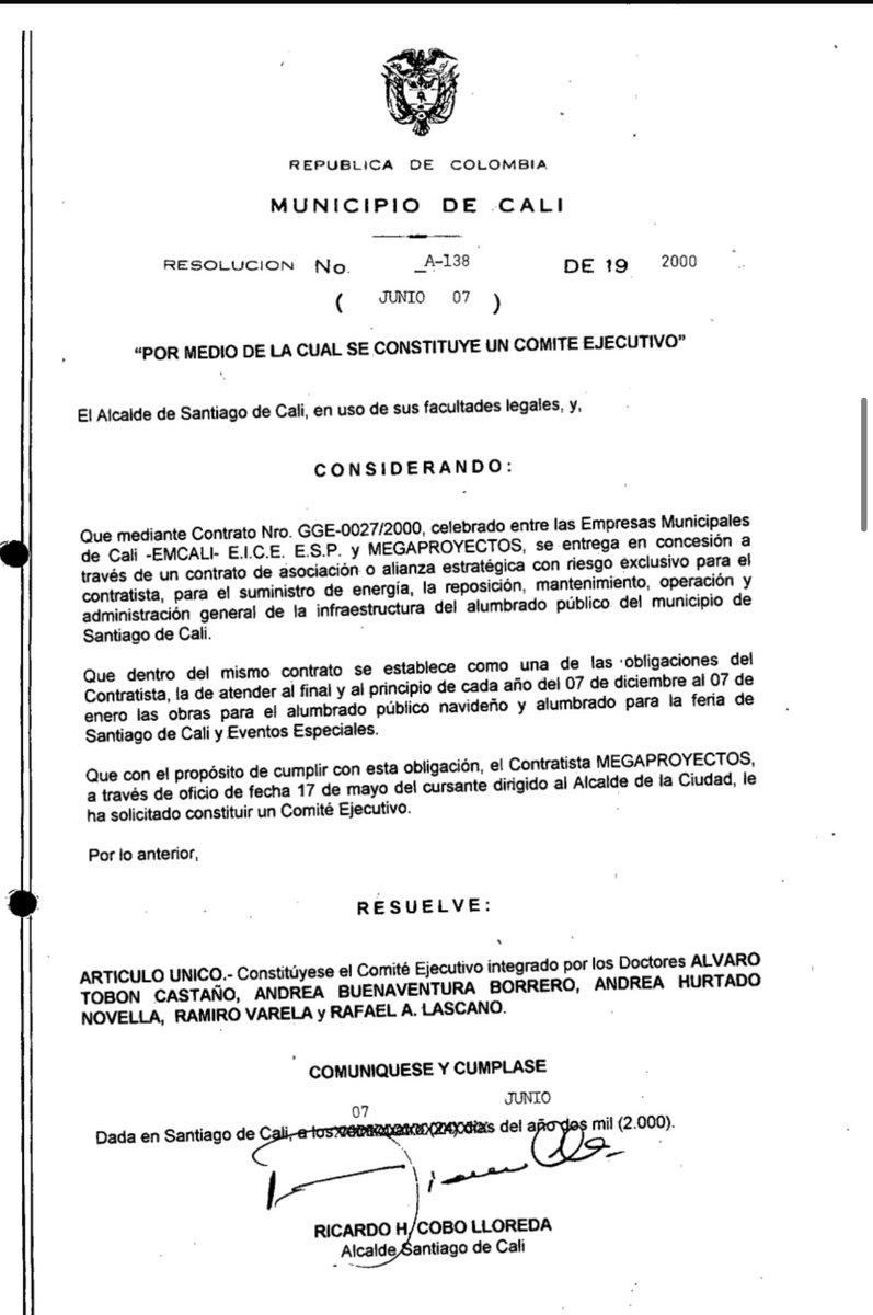 soycamilochara's tweet photo. ‼️🚨 Ex alcalde RICARDO COBO que entregó el alumbrado público vuelve a la escena: su yerno, hoy Procurador, presuntamente presiona a EMCALI para sostener el negocio 🚨‼️

Una denuncia penal que presenté ante la Fiscalía vuelve a poner bajo la lupa el contrato del alumbrado público de Cali. 

El exalcalde @RicardoCobo2 que adjudicó el negocio reaparece en el centro de la polémica por la presunta intervención de su yerno, hoy Procurador Delegado, quien habría presuntamente presionado a EMCALI mediante visitas, reuniones y oficios para frenar un nuevo esquema contractual y mantener al contratista histórico, pese a cuestionamientos, incumplimientos y alertas reputacionales

Va #Hilo 🧵