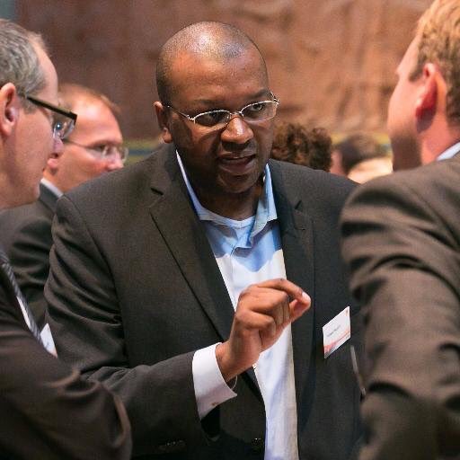 ___8a1's tweet image. حان الوقت ان يتولى "حاتم خيمي" أو "وليد معاذ" رئاسة الاتحاد السعودي لكرة القدم، لما يملكانه من كفاءة إدارية وخبرة رياضية.

تبقّى 6 أشهر على كأس العالم، والوقت كافٍ لتصحيح المسار… نحتاج قرارًا حاسمًا، والمسحل قدّم ما لديه وحان التغيير.
#المنتخب_السعودي 
#السعوديه_الامارات