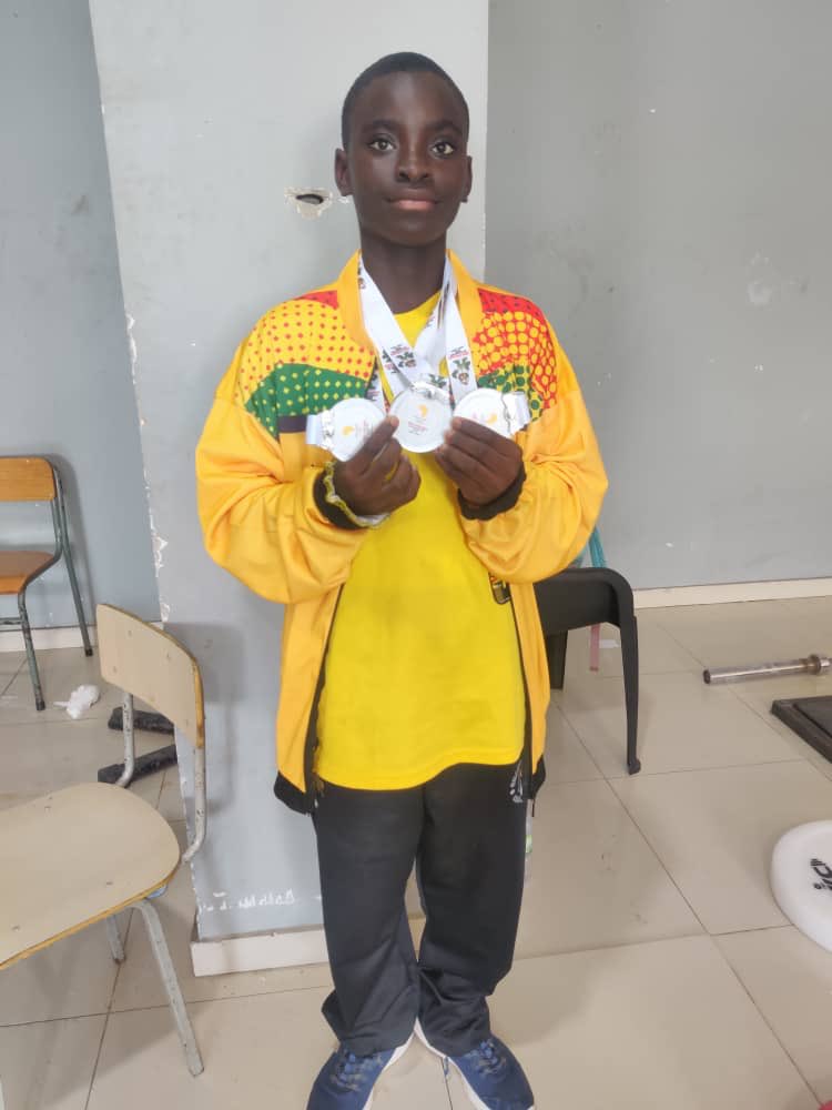 Luanda 🇦🇴 | 14-year-old Naa Aku Ansaba Tackey wins 🥈🥈🥈 at the Africa Youth Games.
Ghana’s sole weightlifting rep sets new national records in the 44kg category.
A star in the making 🇬🇭🏋🏽‍♀️

<a href="/TeamGhana1951/">Ghana Olympic Committee</a> Media | <a href="/theo_sampah/">Theophilus Sampah</a>