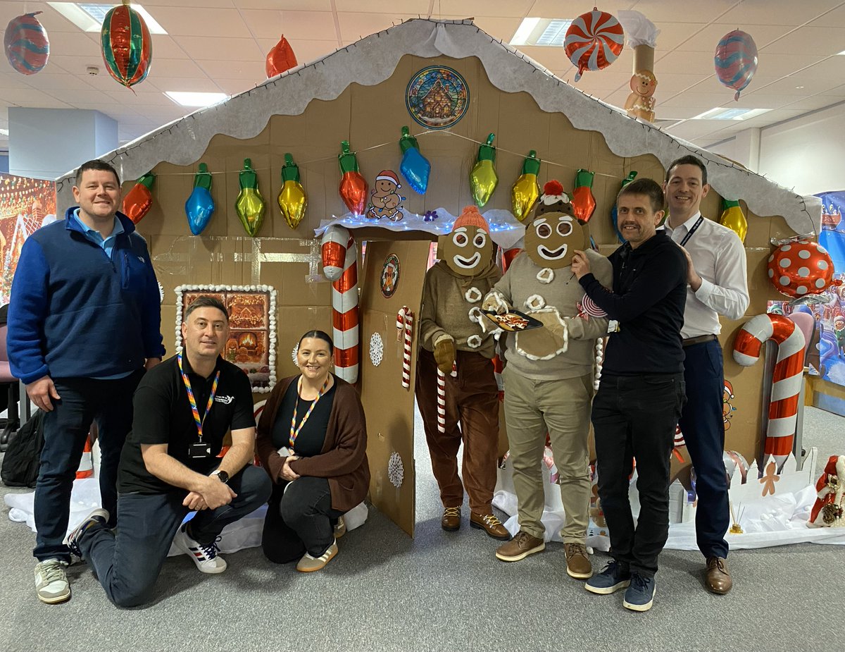 DeltaWellbeing's tweet image. 🎄🎅 Our desks are looking festive for a cause close to home! 

We’ve teamed up with colleagues from @HywelDdaHB @CarmsCouncil and Care &amp;amp; Repair Carms to raise funds and collect food items for Llanelli Food Bank, helping local families through the winter.