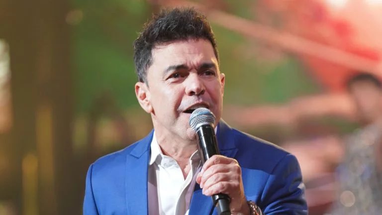 brasilscenes's tweet photo. 💣 Após ofensas à família Abravanel, Zezé di Camargo vira nome proibido em todas as emissoras. Executivos e até donos de outras TVs enviaram mensagens de apoio às filhas de Silvio Santos e desejam apoiá-las neste momento.

Via NaTelinha https://t.co/9vXj5MjIZo